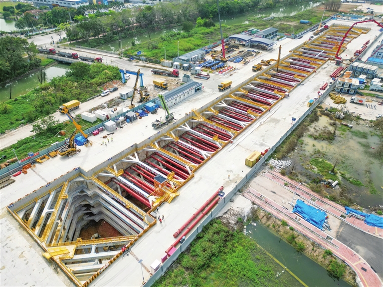 首块底板浇筑完工！南中城际世纪路站正式进入主体结构施工阶段